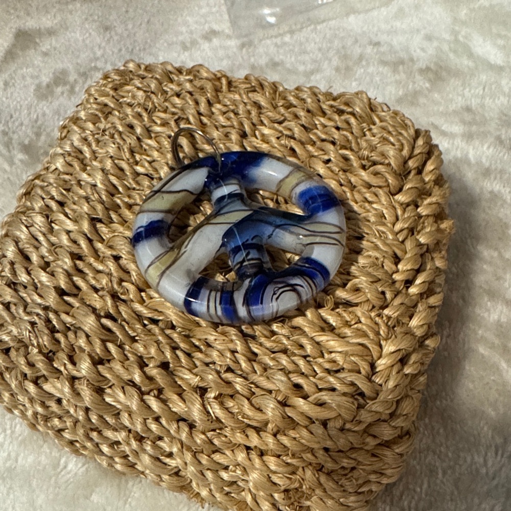 VTGBlue and White Swirled Glass Pendant